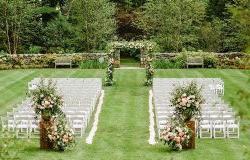 Connors Lawn Outside Wedding